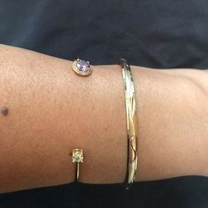 4 bracelets, 1 pair of earings
